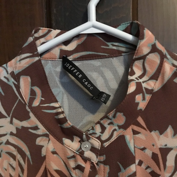 Printed Long Sleeve Blouse by Joeffer Caoc - Picture 2 of 4